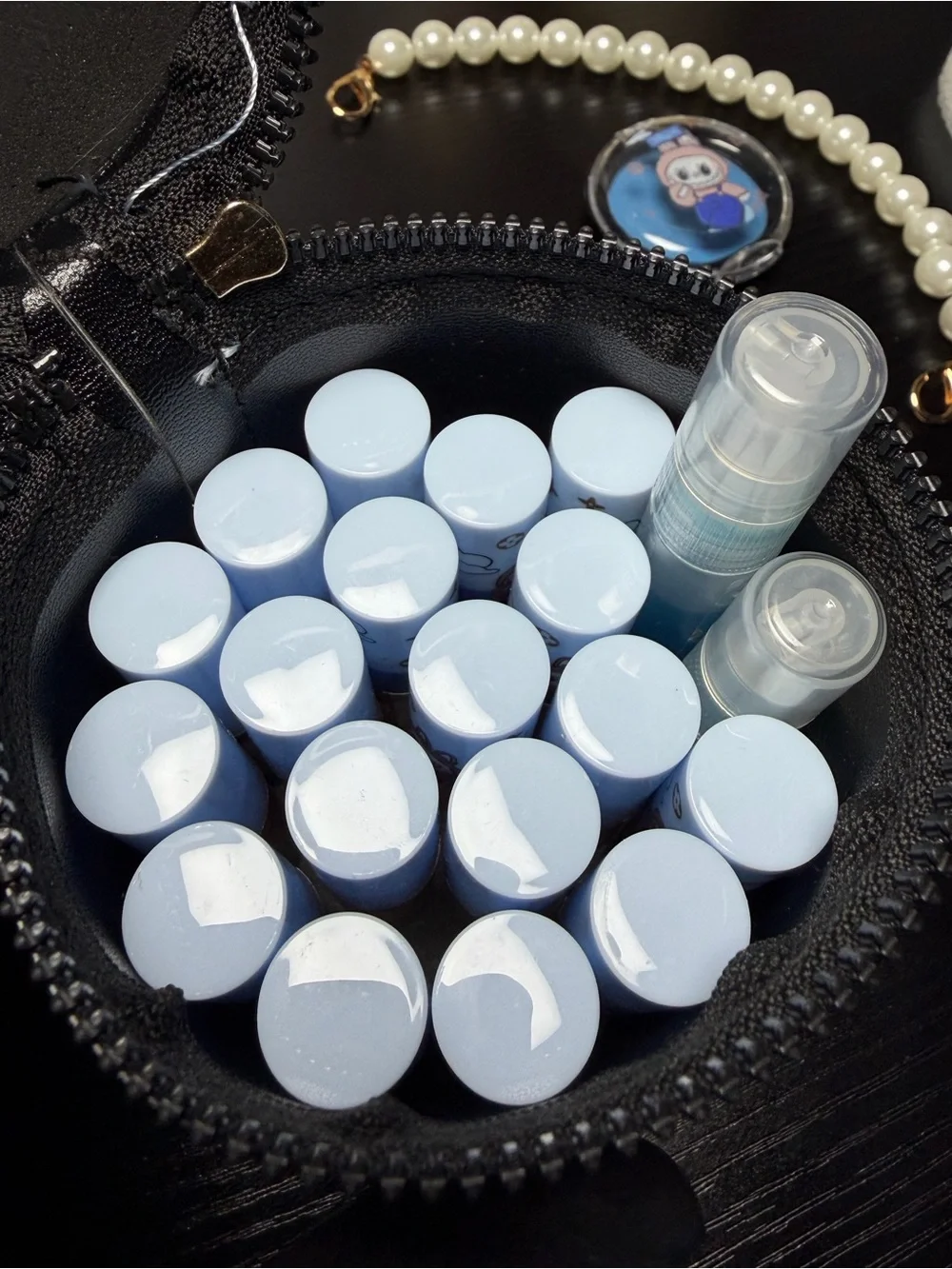 20pc Monsters Lip Gloss & Smell Good Set In Cute Clutch Case With Pearl Strap